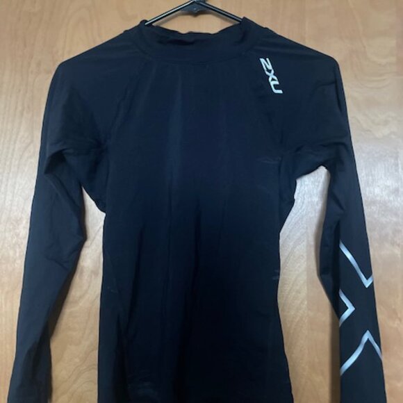 2XU Compression Tops - Picture 4 of 4